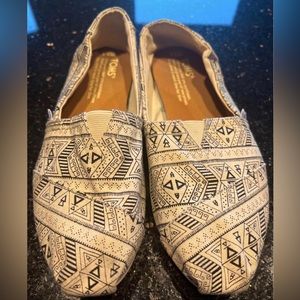 Women’s TOMS
